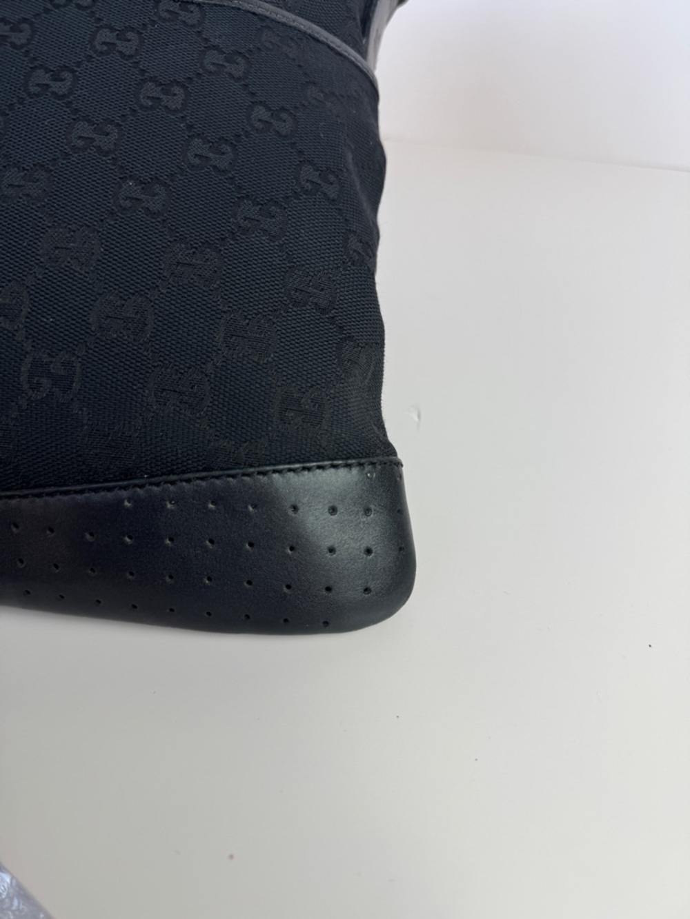 Gucci Black GG Canvas Messenger Bag with Adjustable Strap - Picture 6 of 16